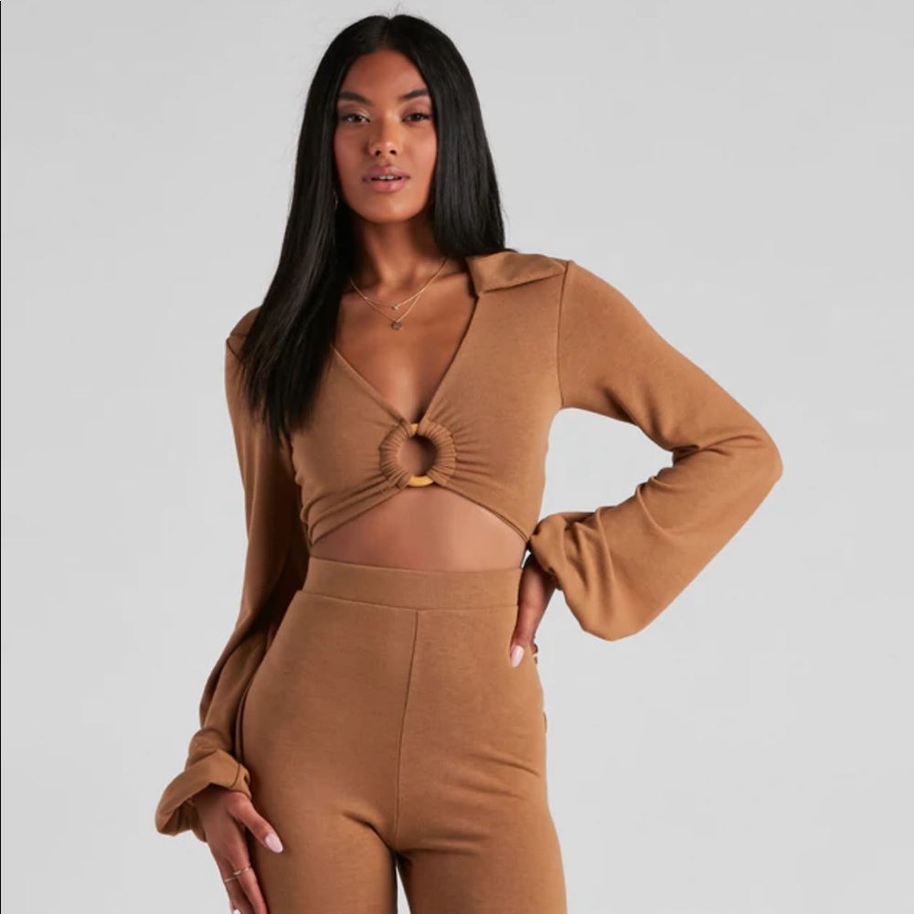 Windsor long sleeve O ring crop top